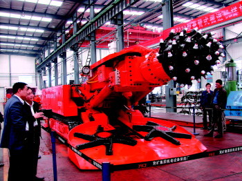 努力打造國(guó)內(nèi)煤機(jī)裝備制造領(lǐng)跑者
