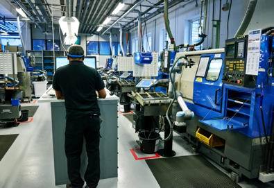 42臺(tái)丹麥機(jī)器人促進(jìn)產(chǎn)量增長(zhǎng)并新創(chuàng)50個(gè)工作崗位_工程機(jī)械企業(yè)動(dòng)態(tài)_工程機(jī)械新聞資訊_工程機(jī)械在線(xiàn)